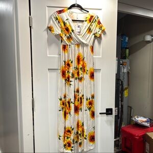 Floral Maxi Dress in White and Yellow
